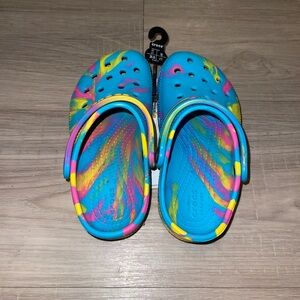 CROCS Kids' Swirl Clogs - Blue and Yellow c11